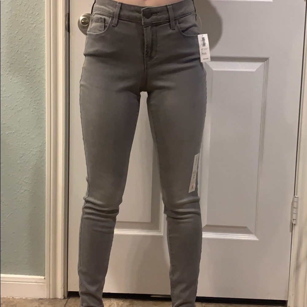 NWT Old Navy Gray Size 2 Regular Rock Star Jeans